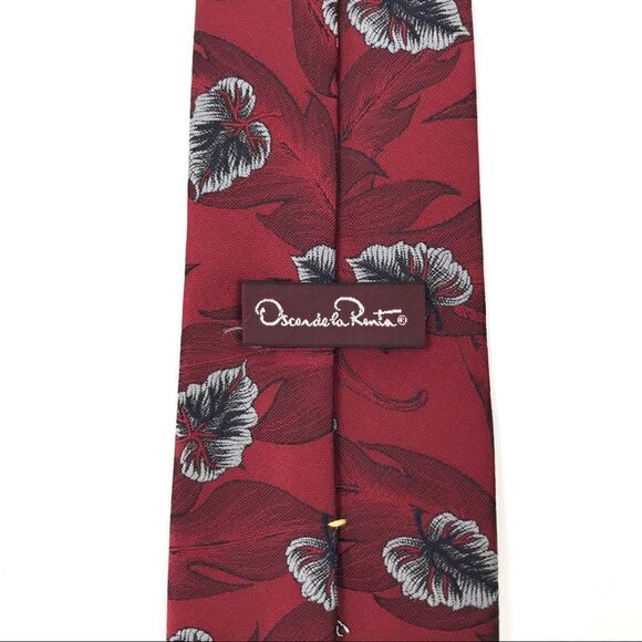 Oscar de la Renta Red Leaf Print Necktie - Picture 2 of 2